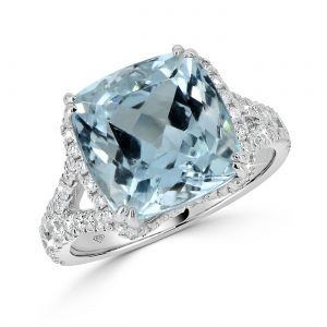 Aquamarine engagement ring with cushion-cut aquamarine