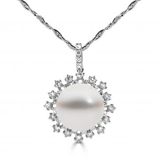 South Sea Pearl With Round Diamonds