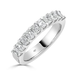 Radiant-Cut Diamond Wedding Bandradiant cut diamond wedding rings