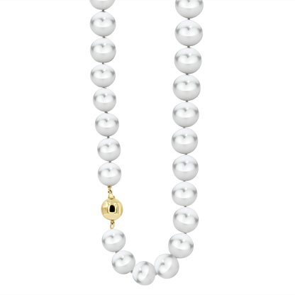 South Sea pearl necklace featuring 47 pearls with an 18ct yellow gold clasp.